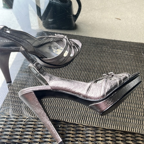 Bogo ⭐️ Calvin Klein Sz 8.5 metallic grey platform high heels - Picture 6 of 14